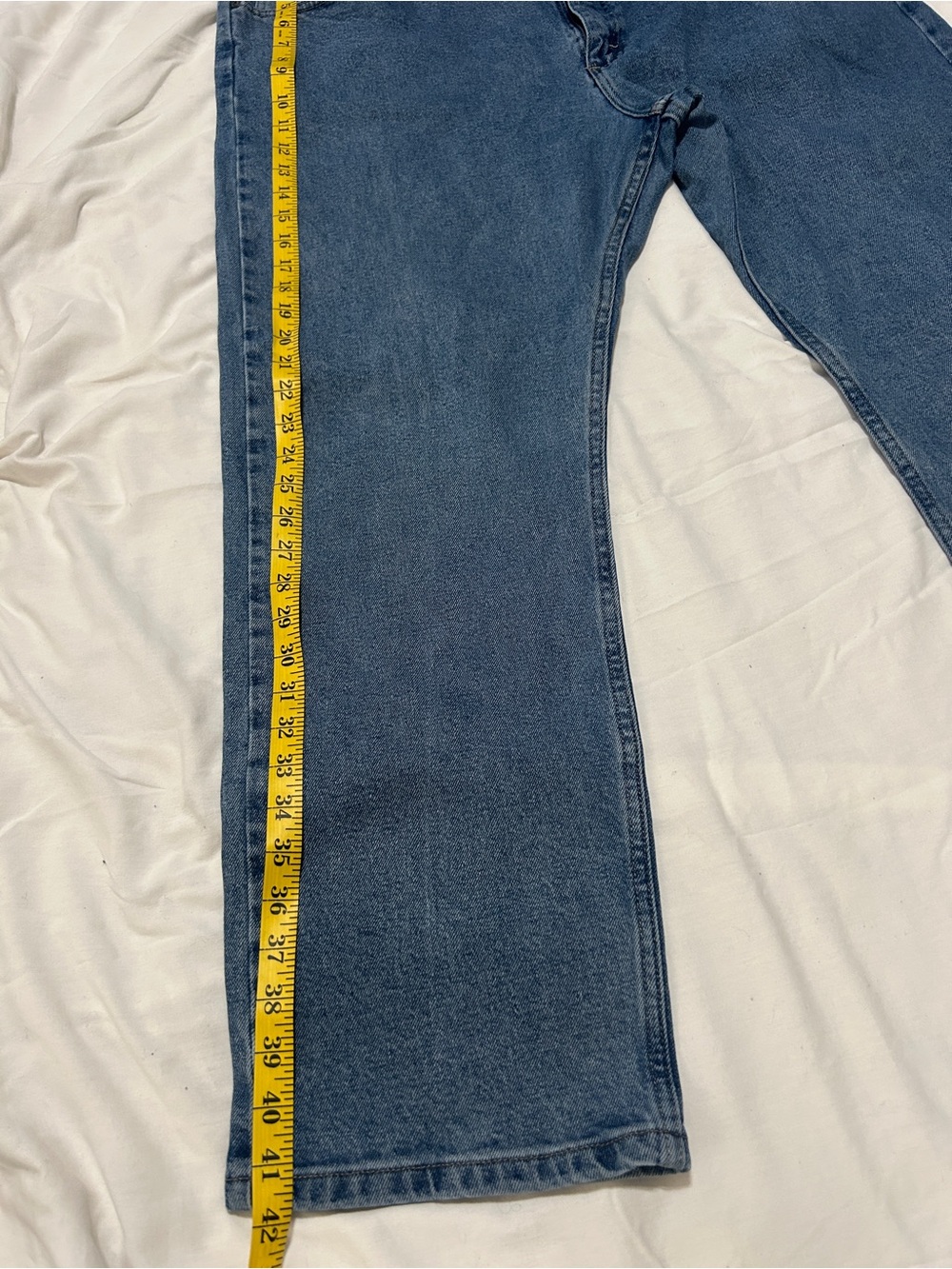 Wrangler Premium Quality Men's Denim Jeans (44x30) - Picture 8 of 9